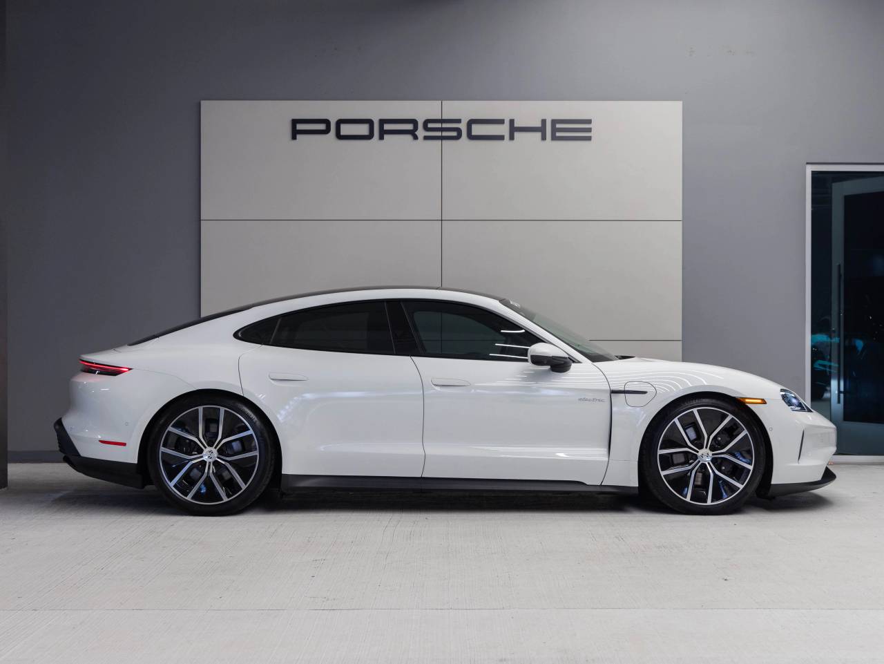 2025 Porsche Taycan Taycan 4