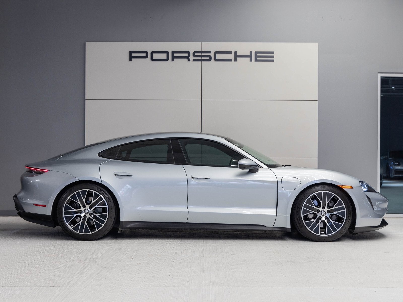 2023 Porsche Taycan Taycan (MY23)