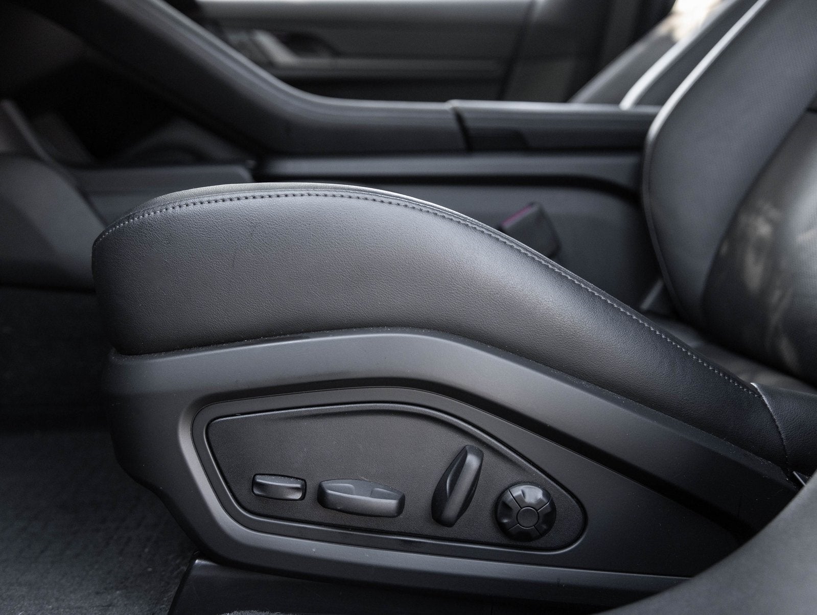 2025 Porsche Taycan Taycan