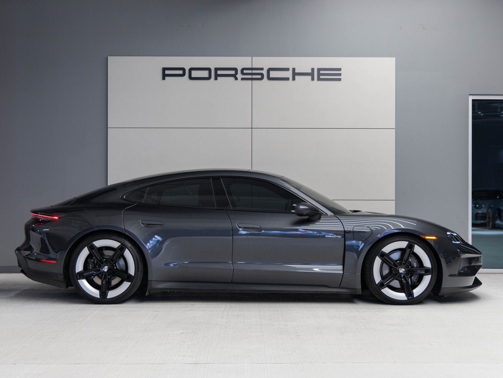 2025 Porsche Taycan Taycan