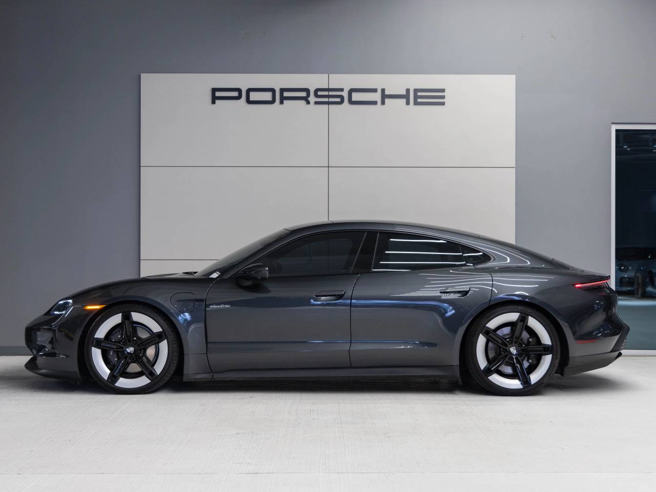 2025 Porsche Taycan Taycan