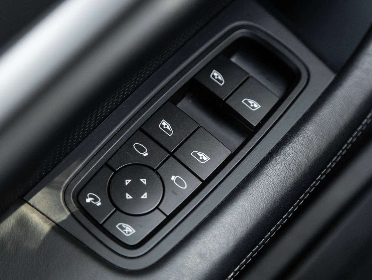 2025 Porsche Taycan Taycan