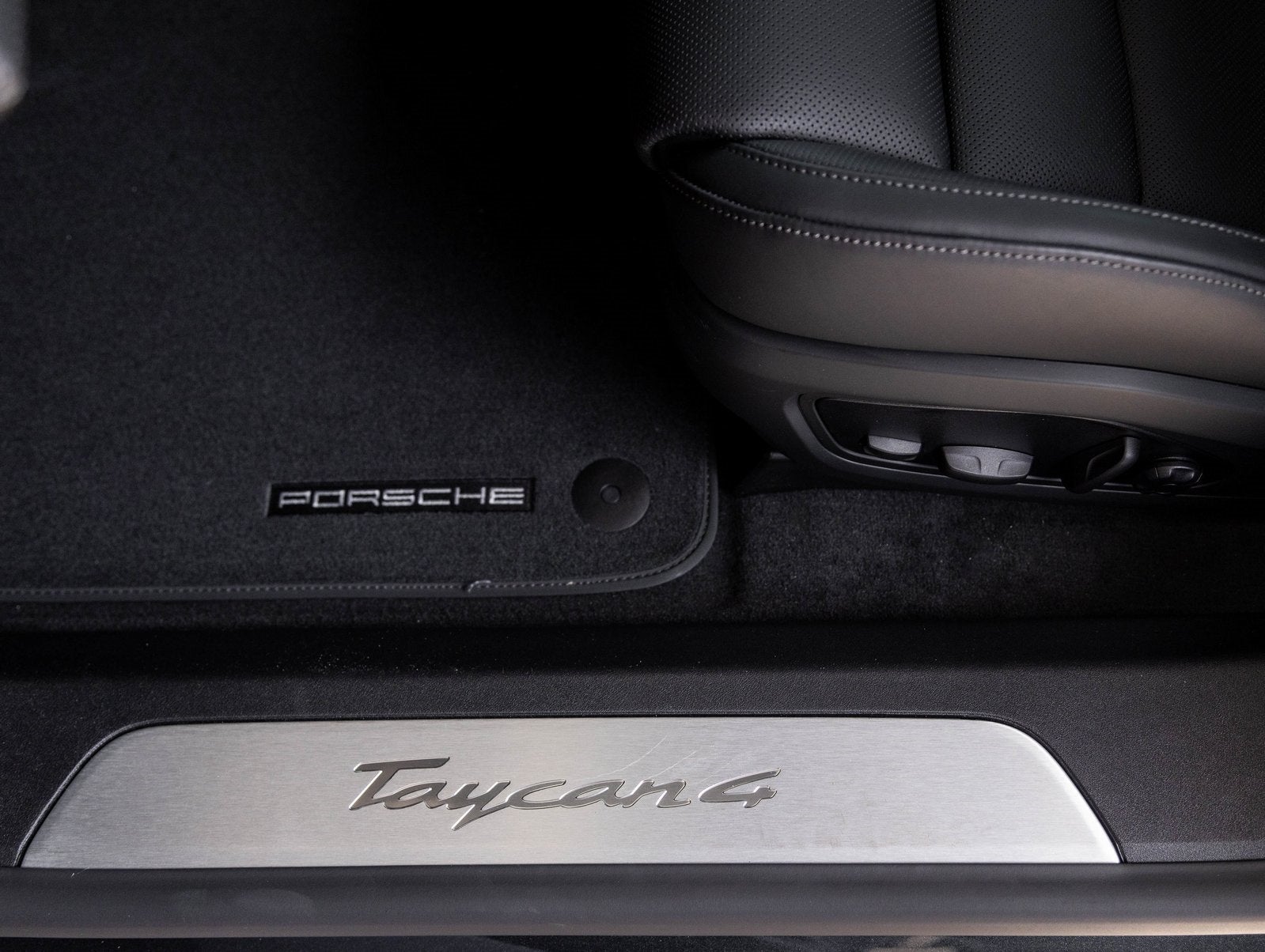 2025 Porsche Taycan Taycan 4