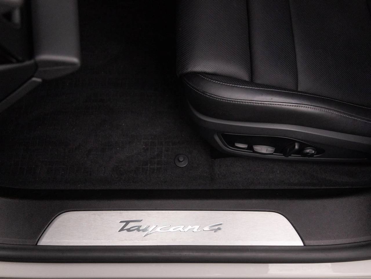 2025 Porsche Taycan Taycan 4