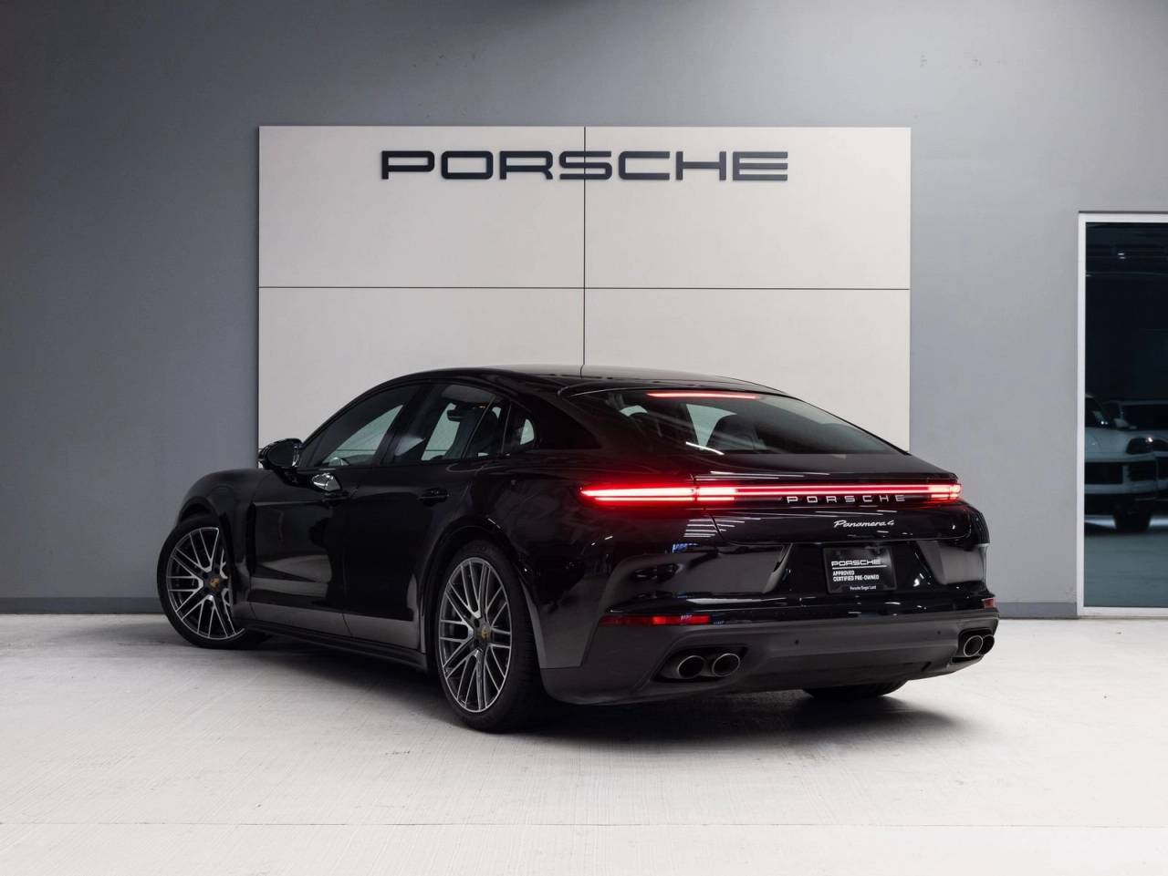 2024 Porsche Panamera 4