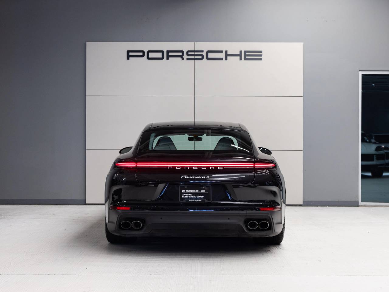 2024 Porsche Panamera 4
