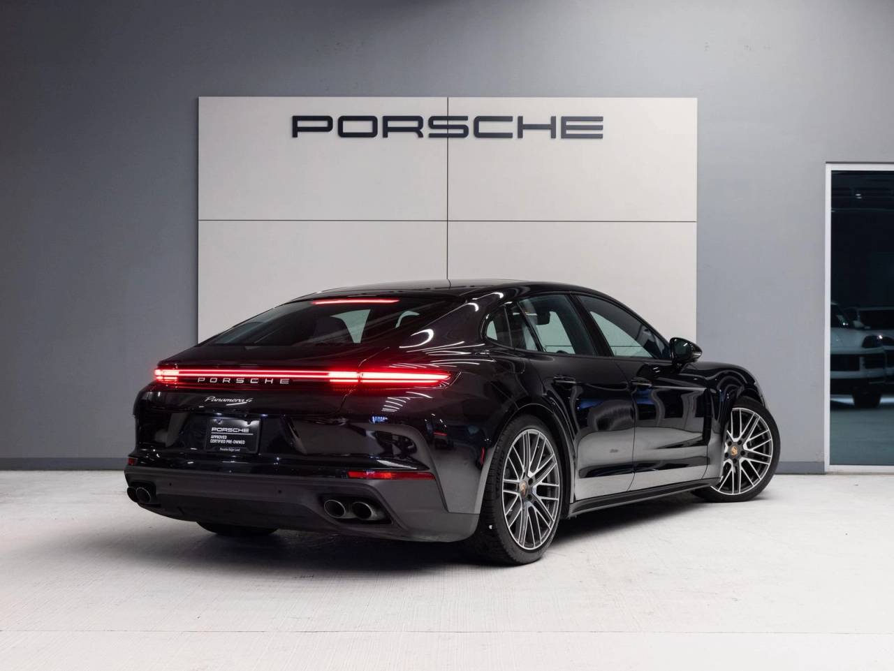 2024 Porsche Panamera 4