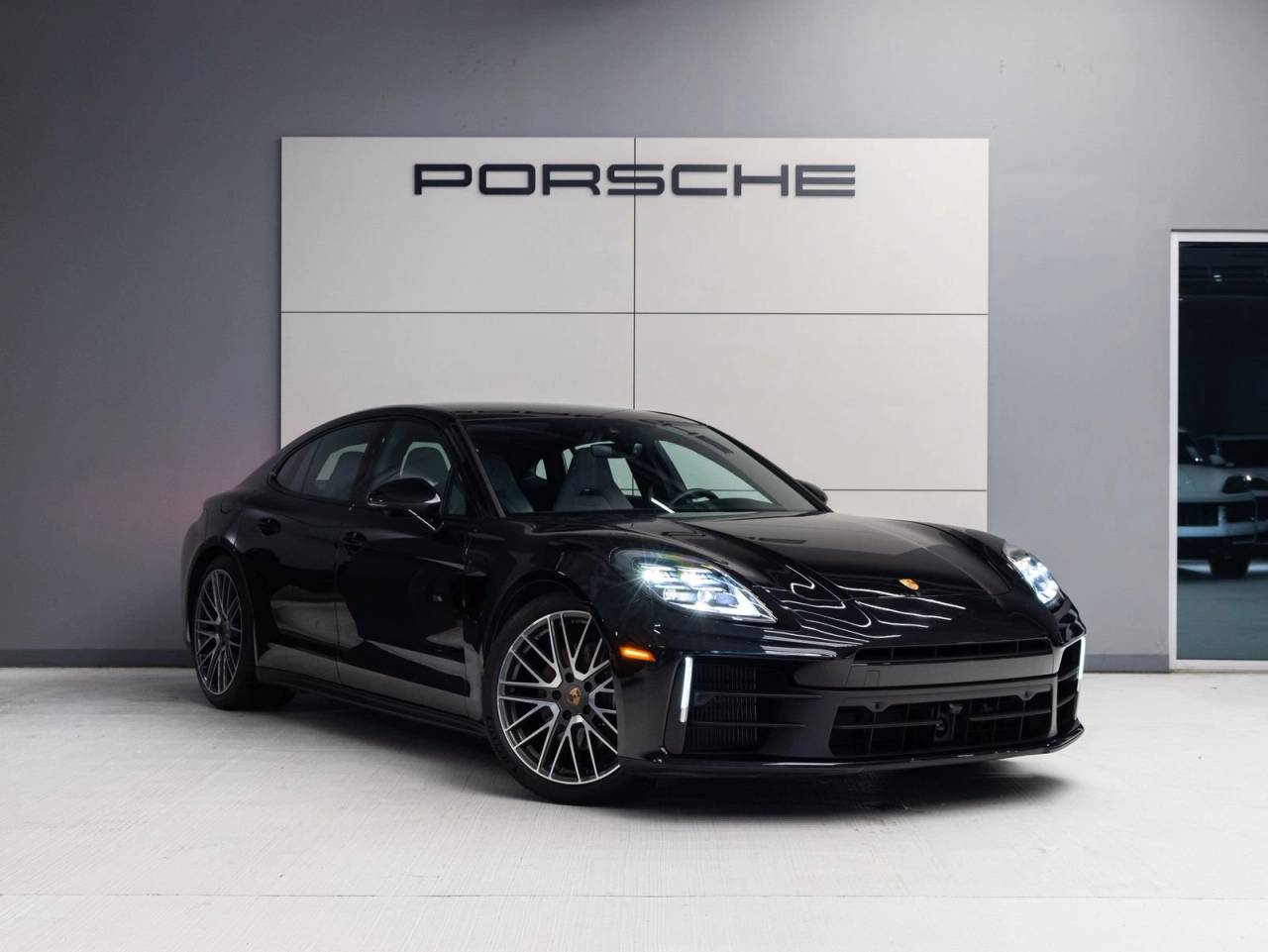 2024 Porsche Panamera 4