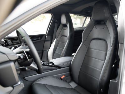 2026 Porsche Panamera Panamera 4