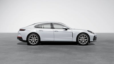 2025 Porsche Panamera RWD