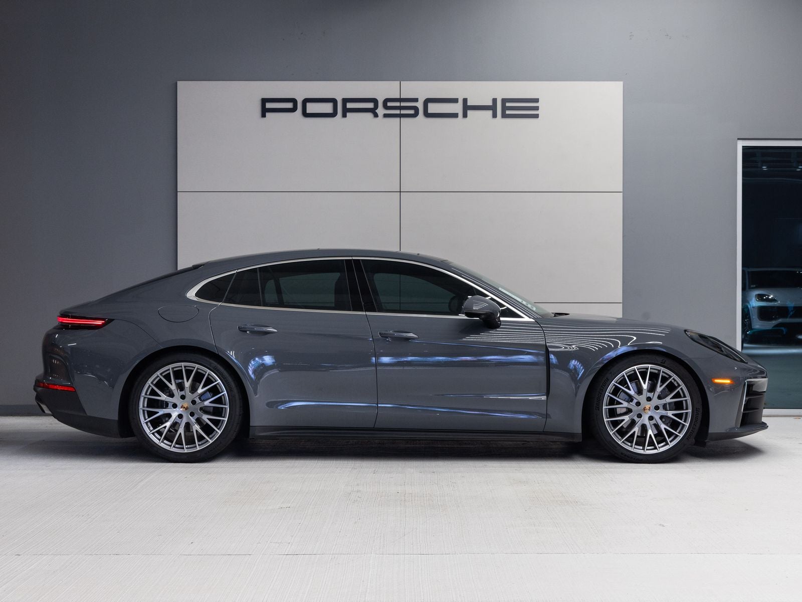 2025 Porsche Panamera Panamera