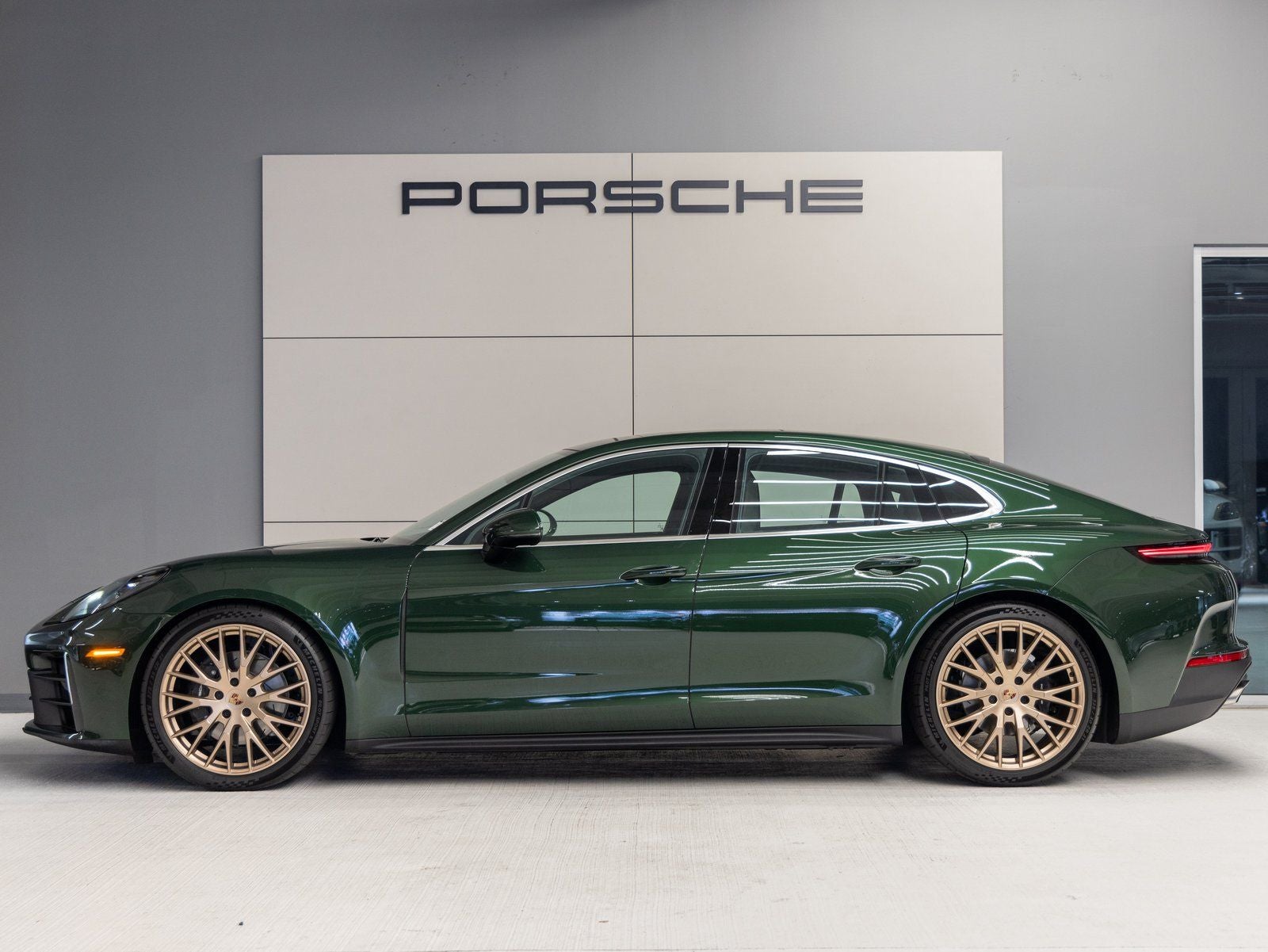 2025 Porsche Panamera Panamera