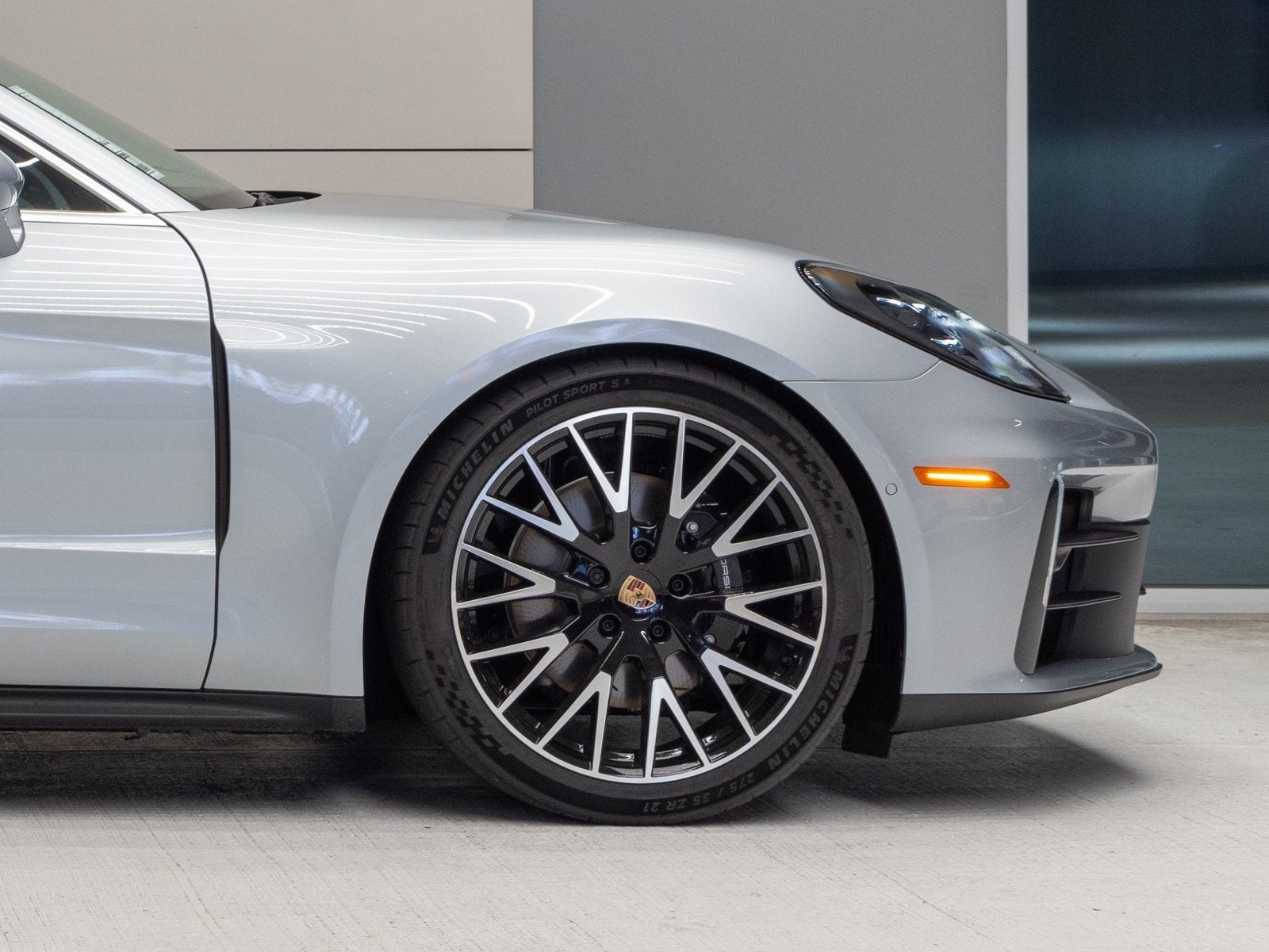 2025 Porsche Panamera Panamera 4