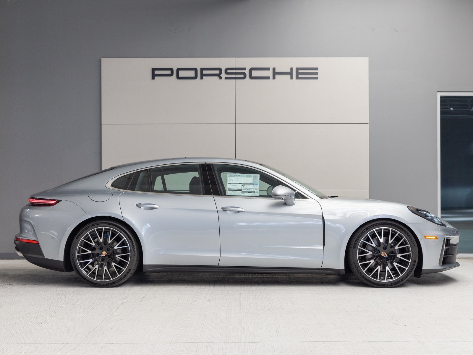 2025 Porsche Panamera Panamera 4