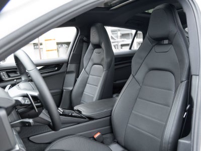 2026 Porsche Panamera RWD
