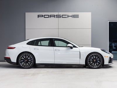2026 Porsche Panamera RWD