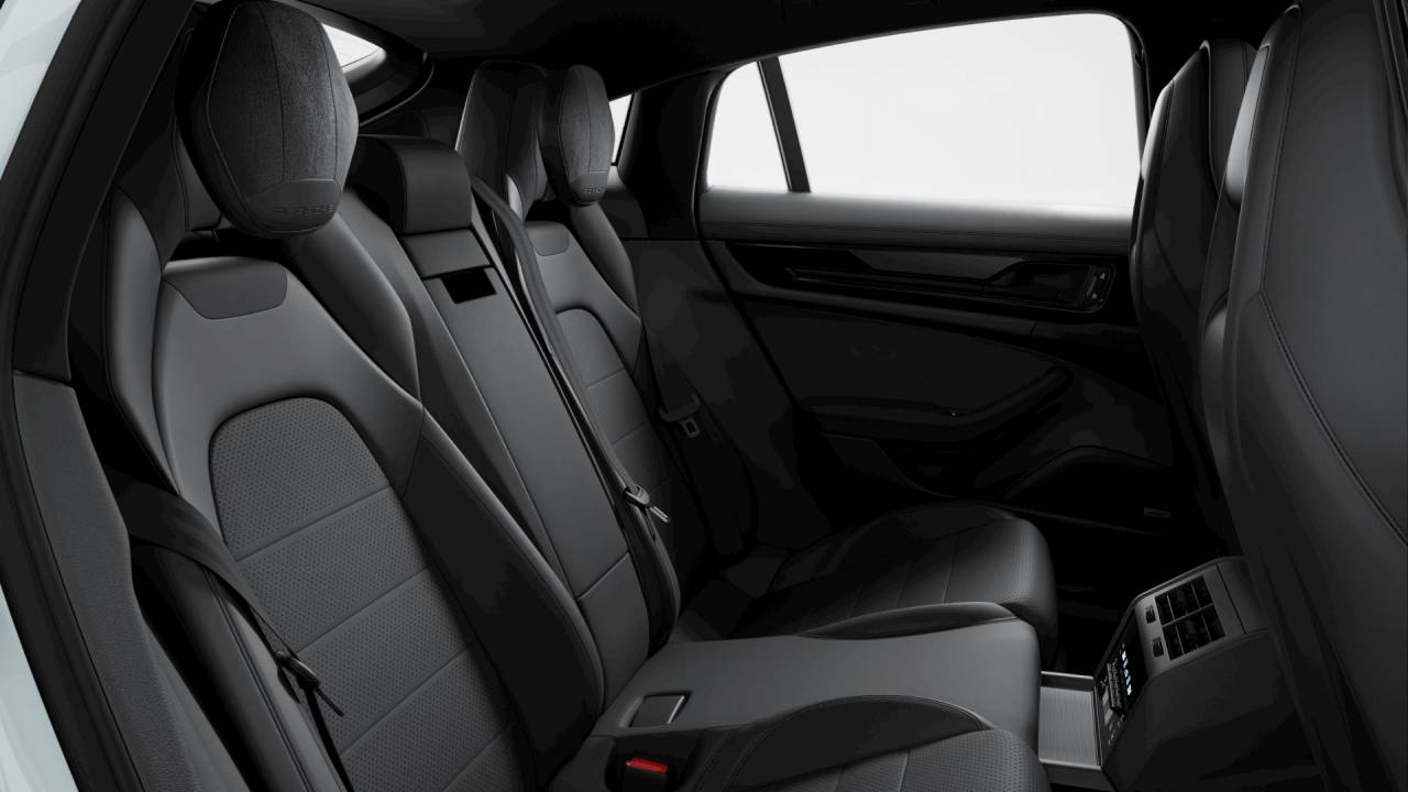 2026 Porsche Panamera RWD