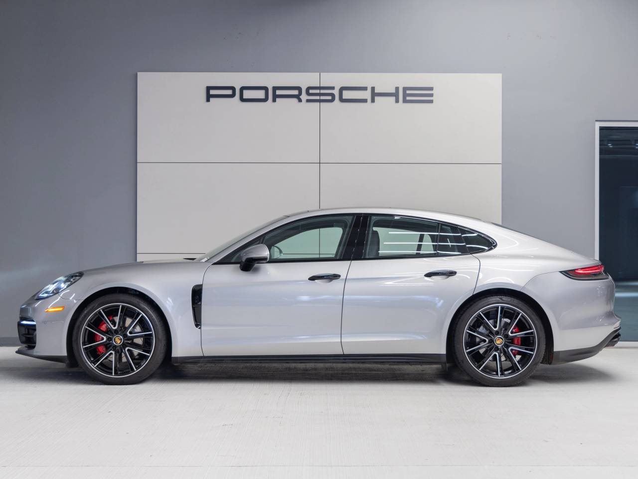 2023 Porsche Panamera Panamera 4S (MY23)