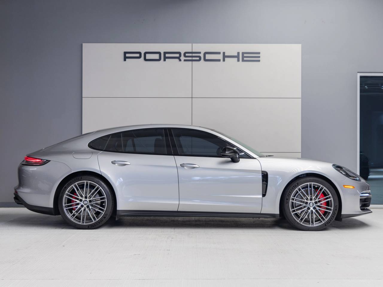 2023 Porsche Panamera 4S