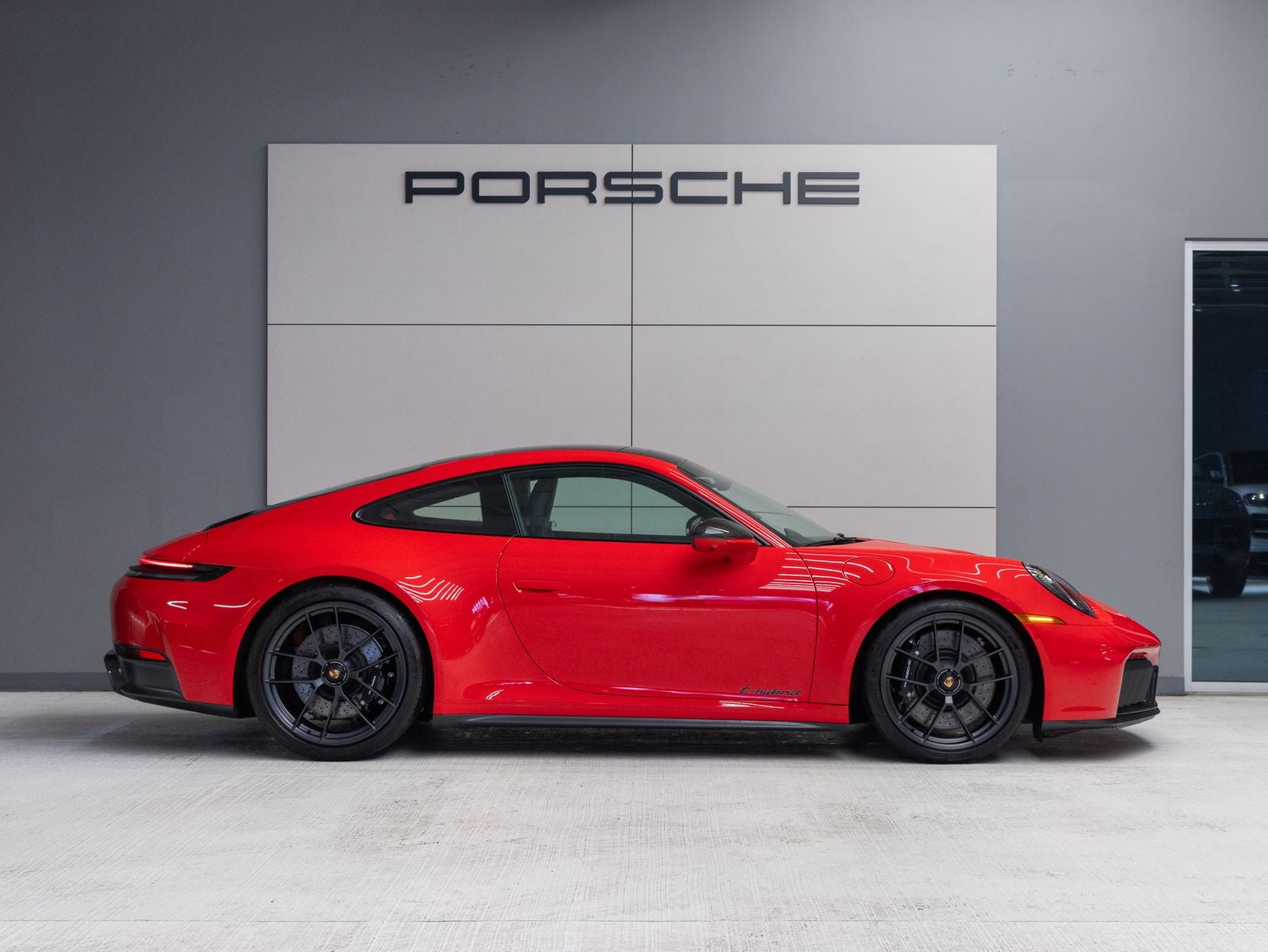 2025 Porsche 911 Carrera GTS