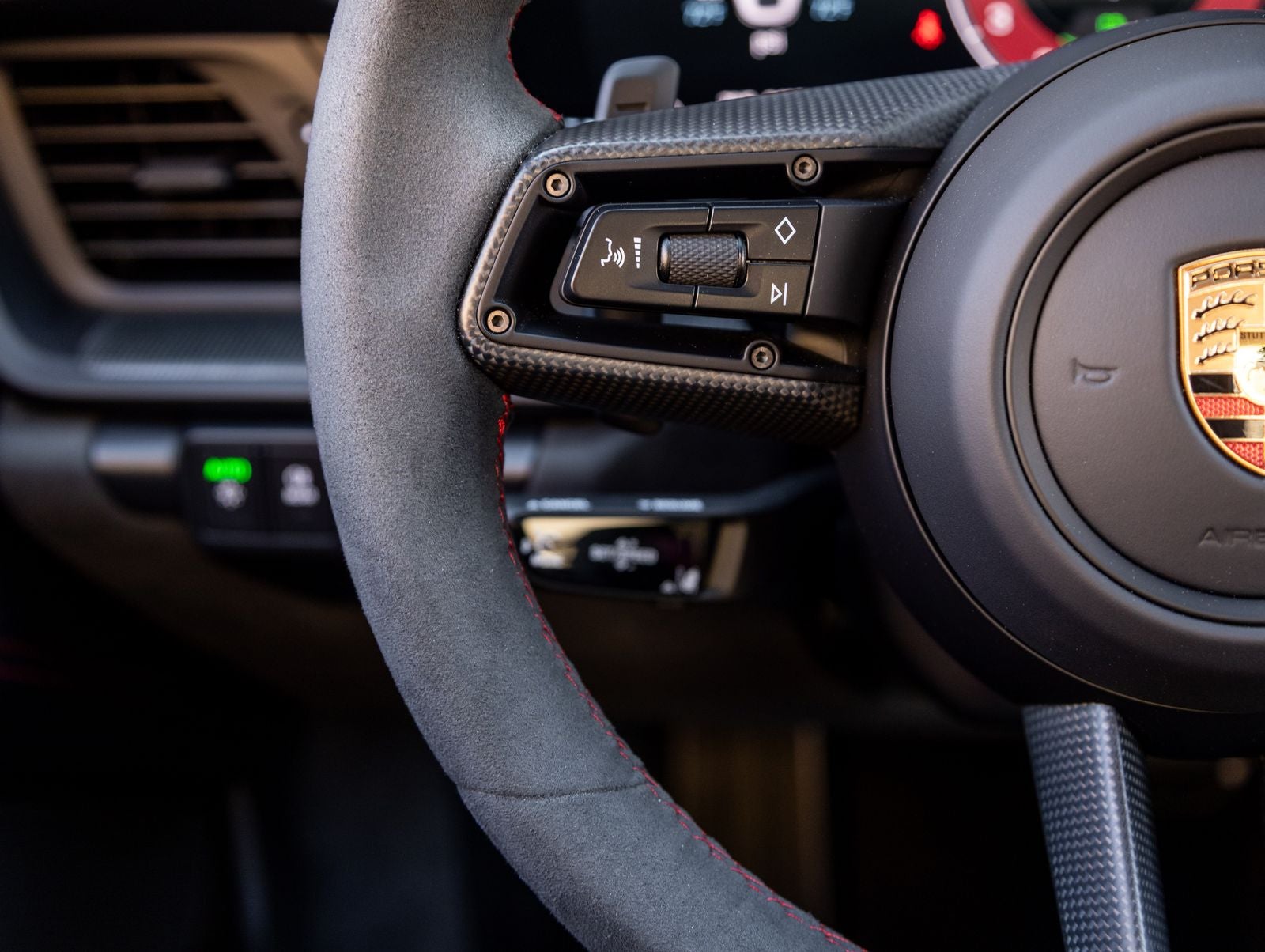 2025 Porsche 911 911 Carrera 4 GTS