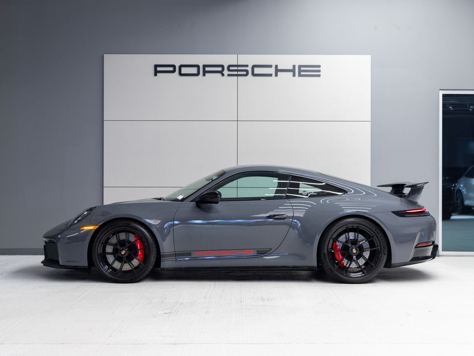 2025 Porsche 911 911 Carrera 4 GTS