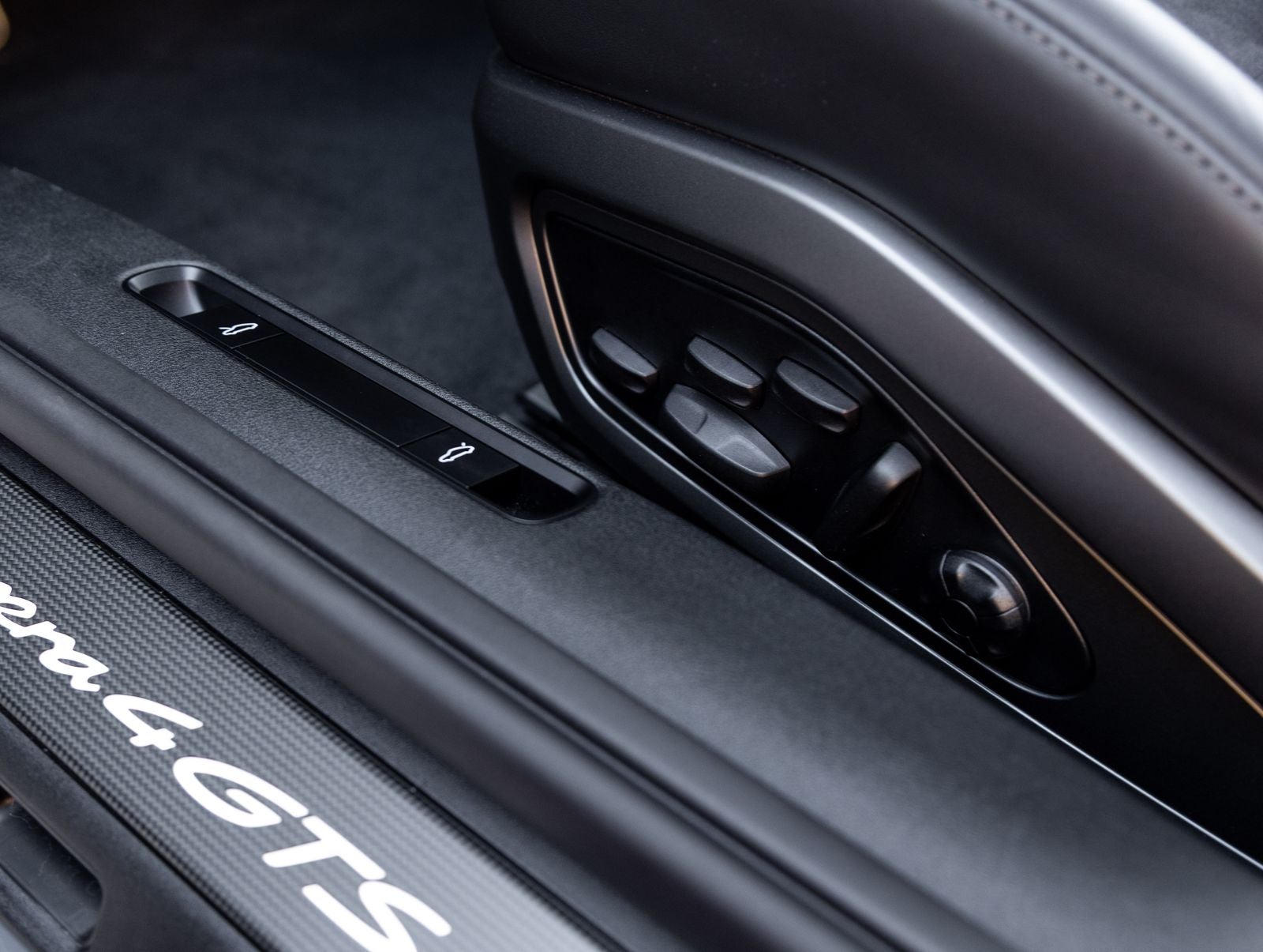 2025 Porsche 911 911 Carrera 4 GTS