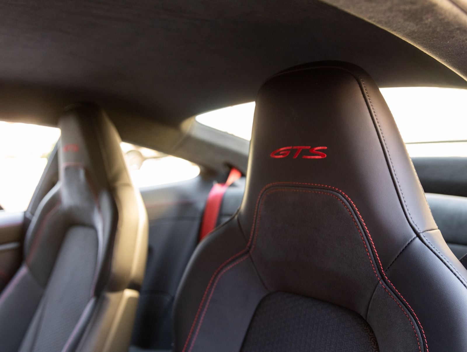 2025 Porsche 911 911 Carrera 4 GTS