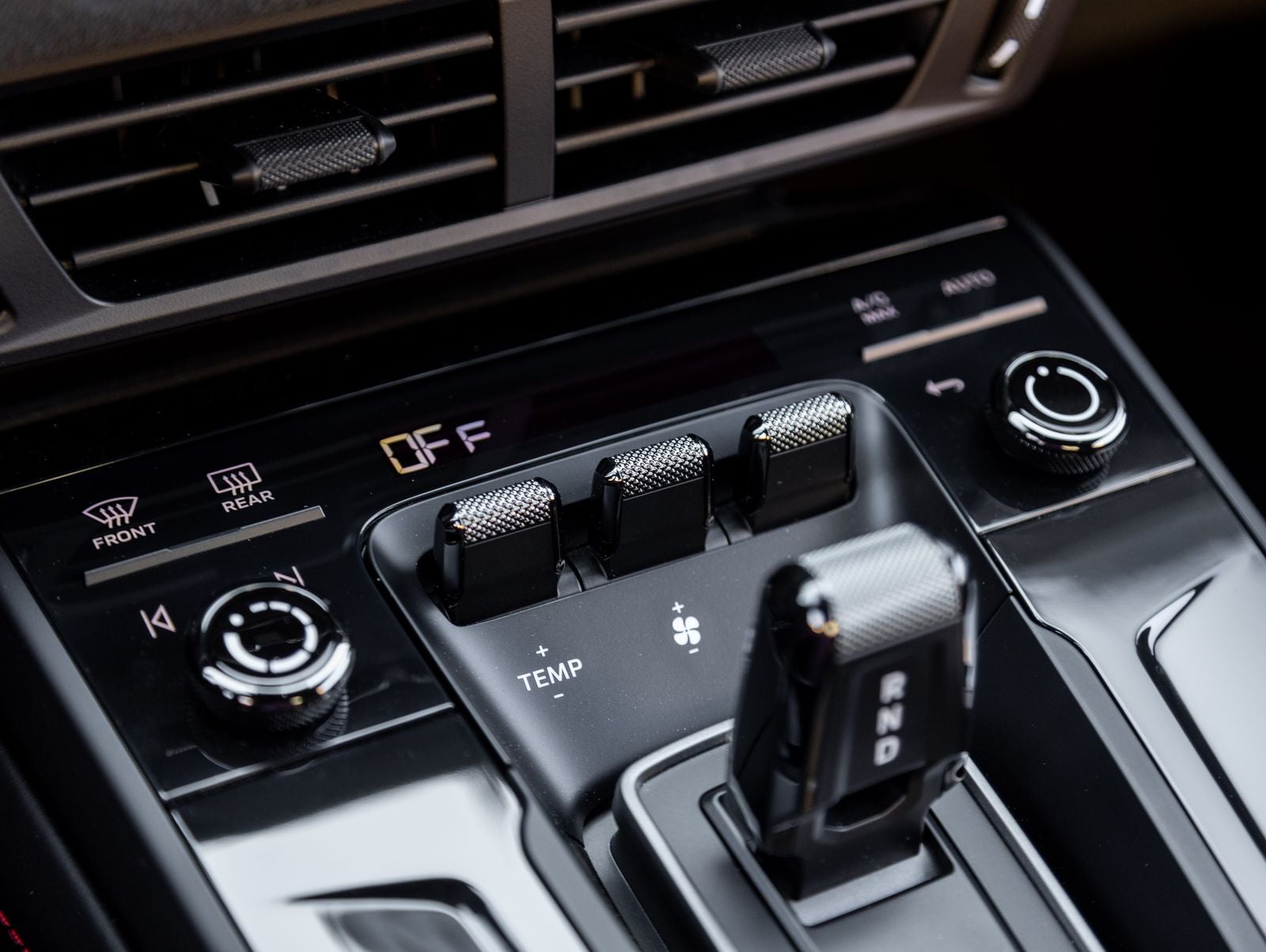 2025 Porsche 911 911 Carrera 4 GTS