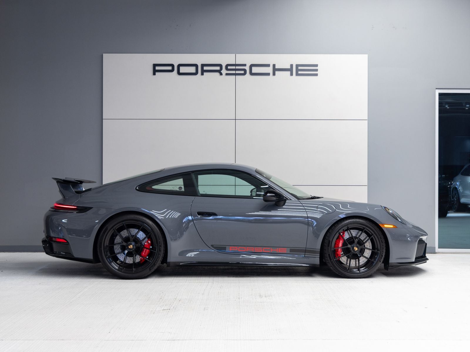 2025 Porsche 911 911 Carrera 4 GTS