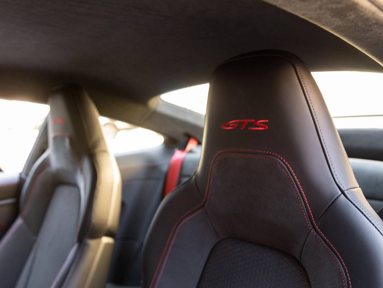 2025 Porsche 911 911 Carrera 4 GTS