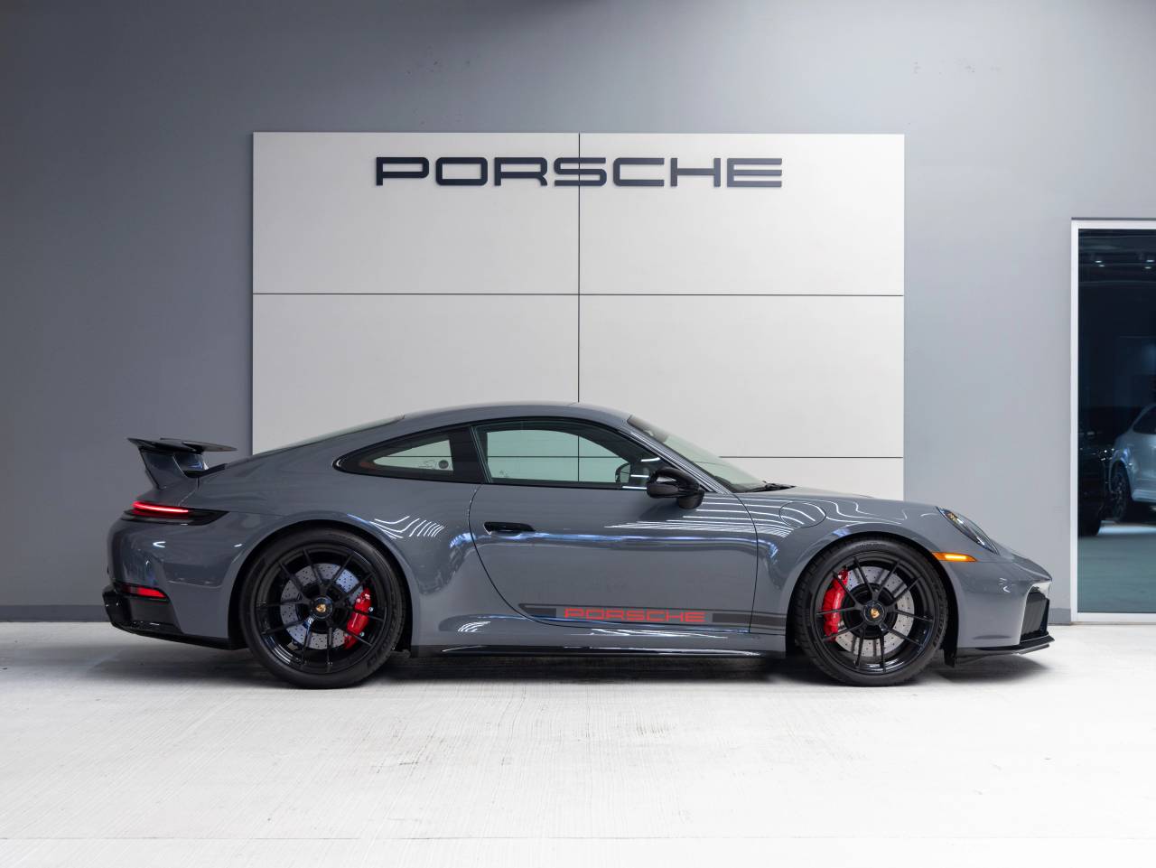 2025 Porsche 911 911 Carrera 4 GTS