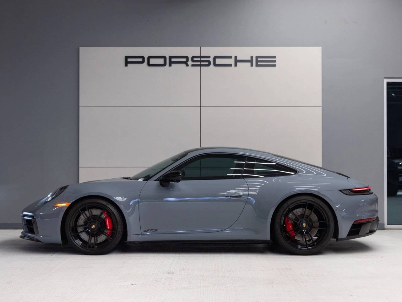 2023 Porsche 911 Carrera GTS