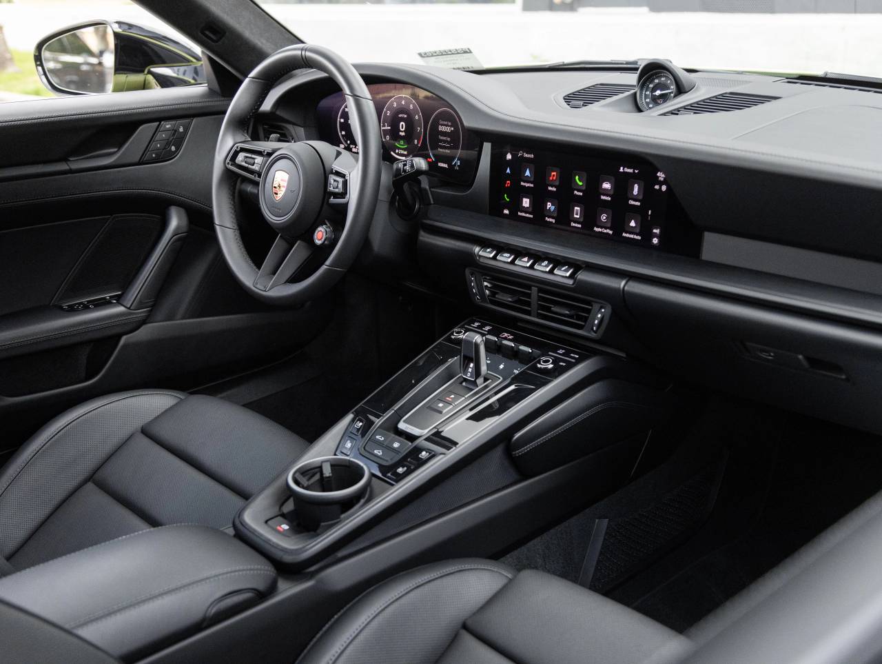2025 Porsche 911 Carrera 4 GTS