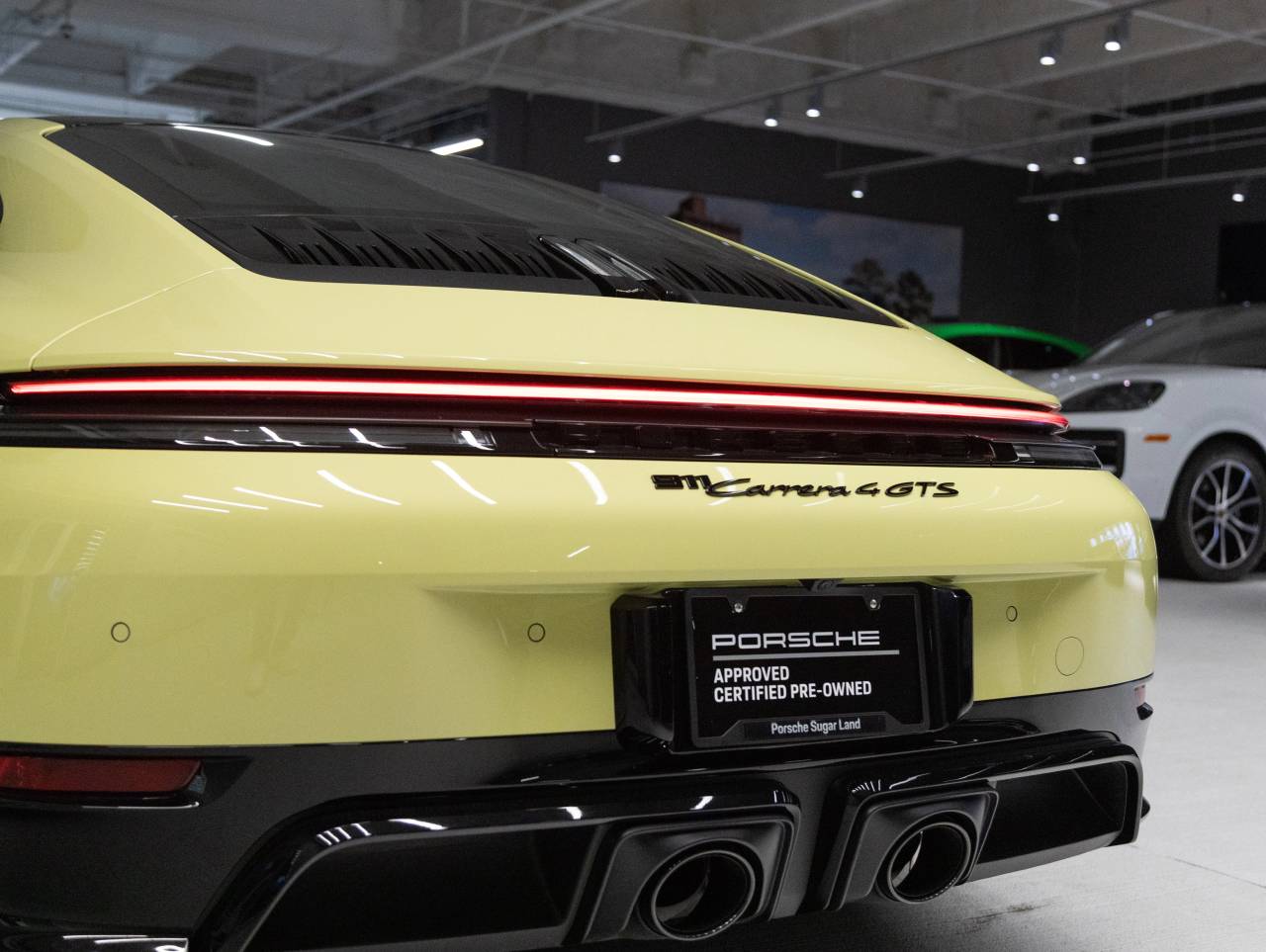 2025 Porsche 911 Carrera 4 GTS