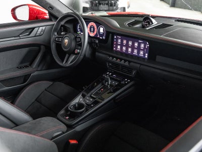 2025 Porsche 911 Carrera 4 GTS