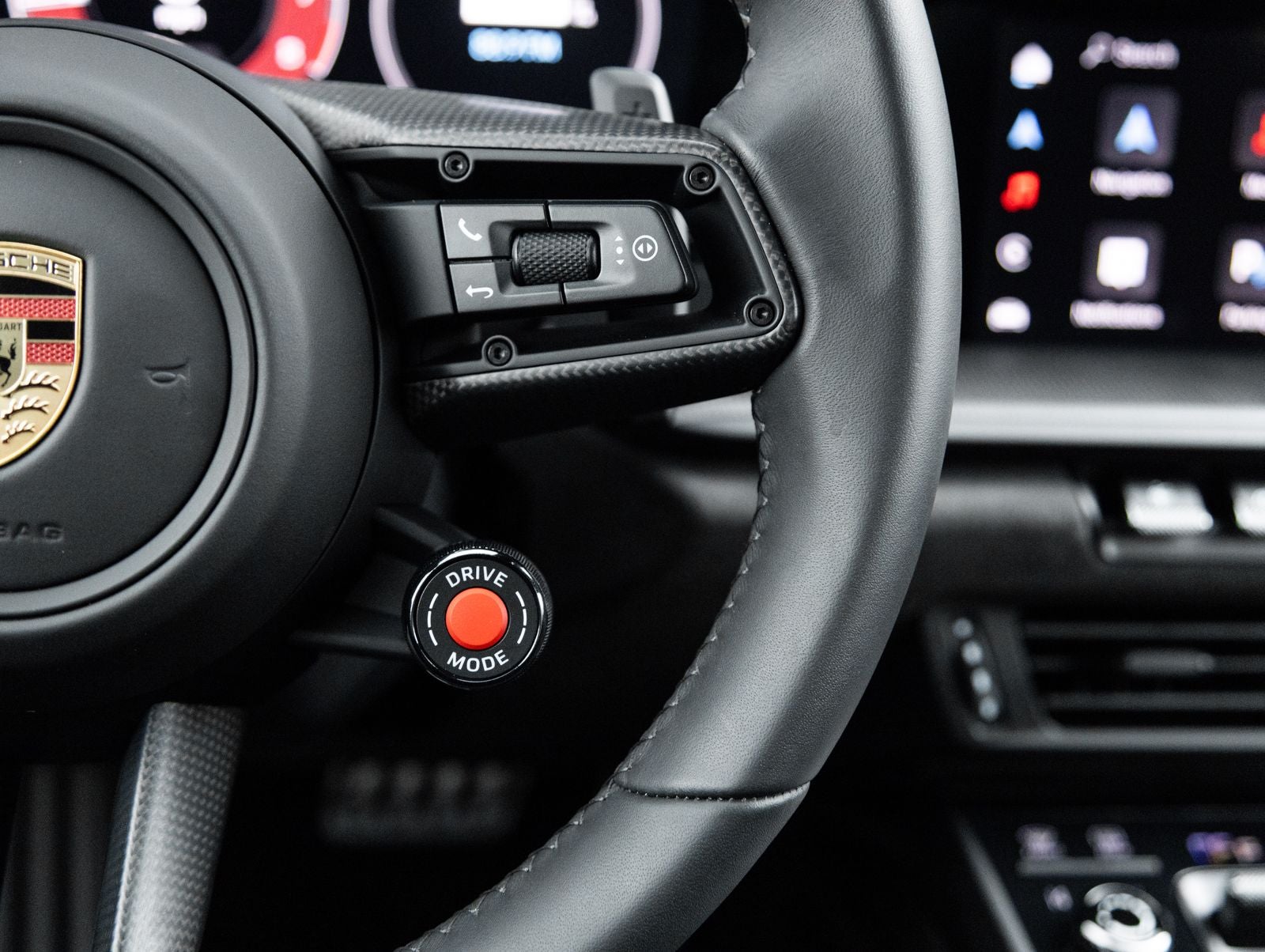 2025 Porsche 911 Carrera 4 GTS