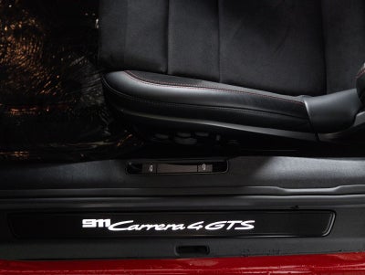 2025 Porsche 911 Carrera 4 GTS
