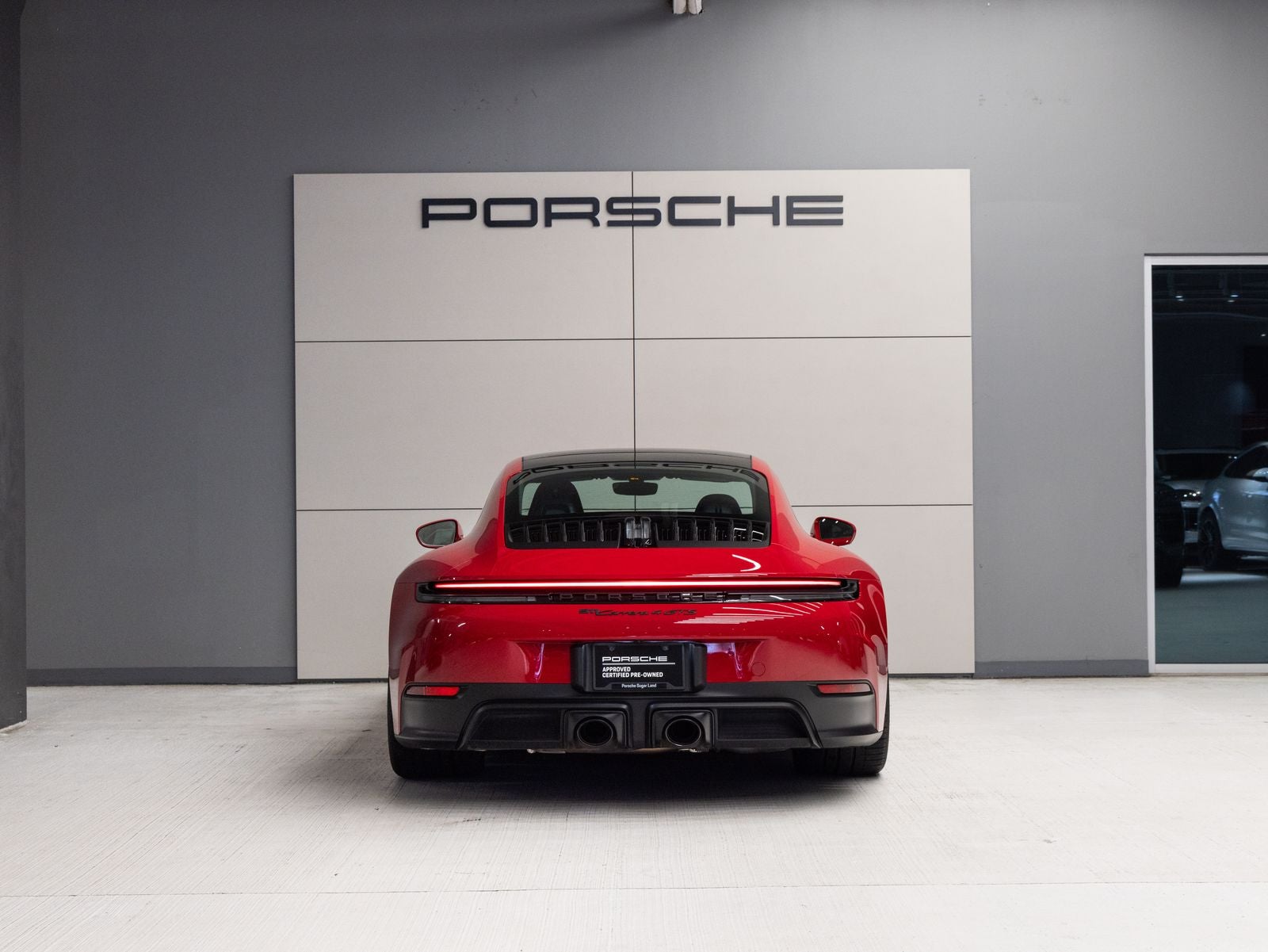 2025 Porsche 911 Carrera 4 GTS