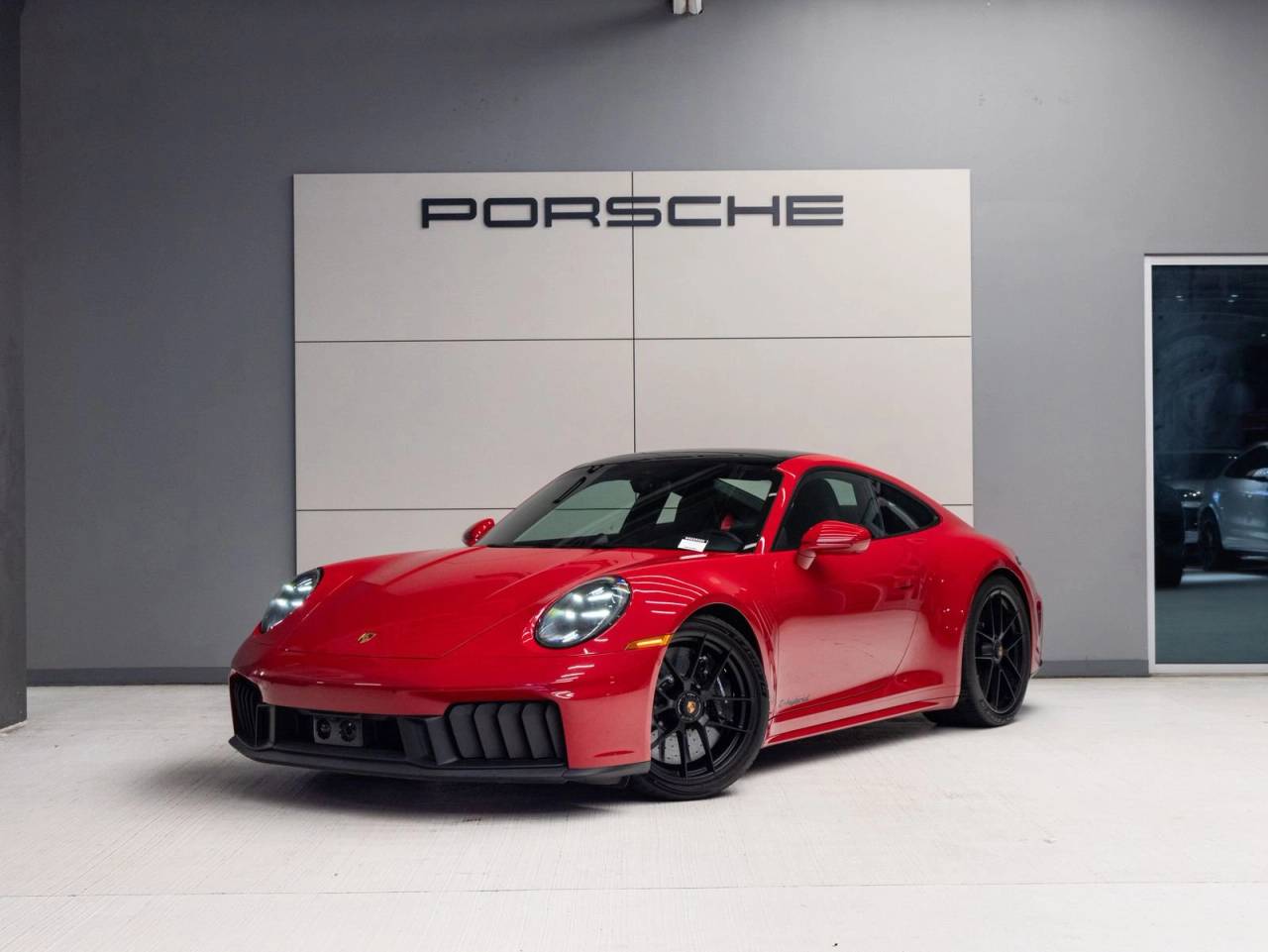 2025 Porsche 911 Carrera 4 GTS