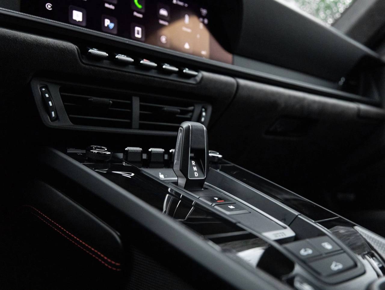 2025 Porsche 911 Carrera 4 GTS