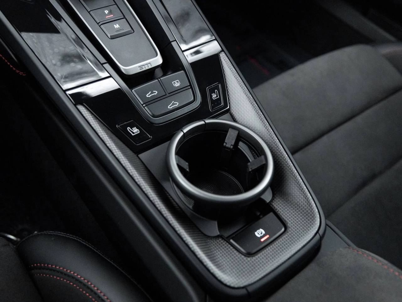 2025 Porsche 911 Carrera 4 GTS