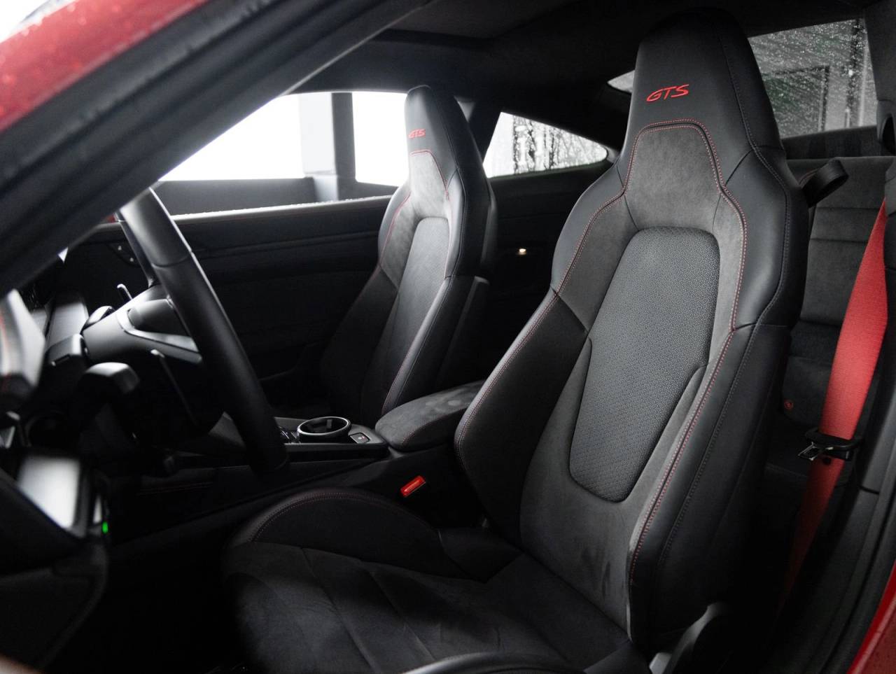 2025 Porsche 911 Carrera 4 GTS