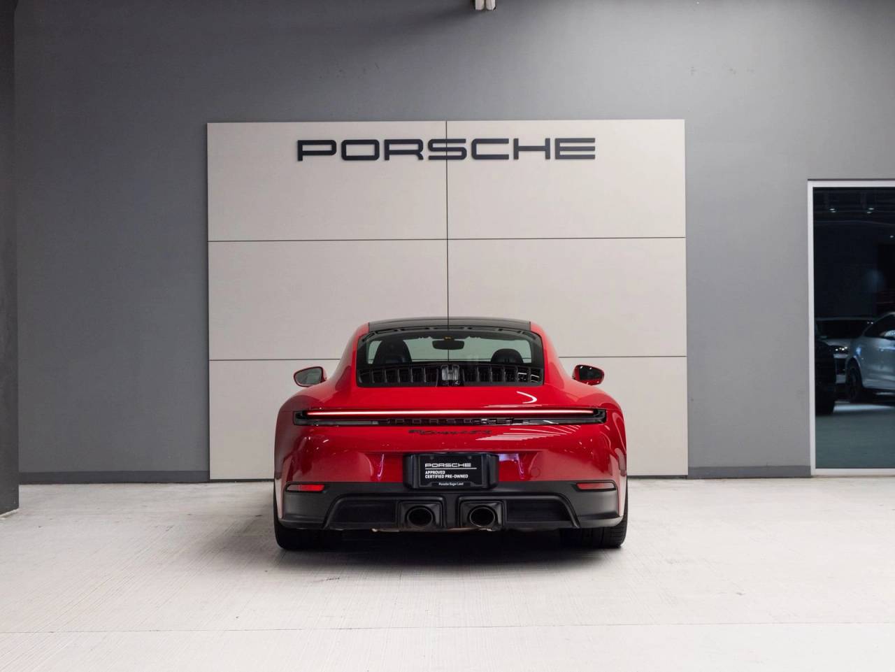 2025 Porsche 911 Carrera 4 GTS