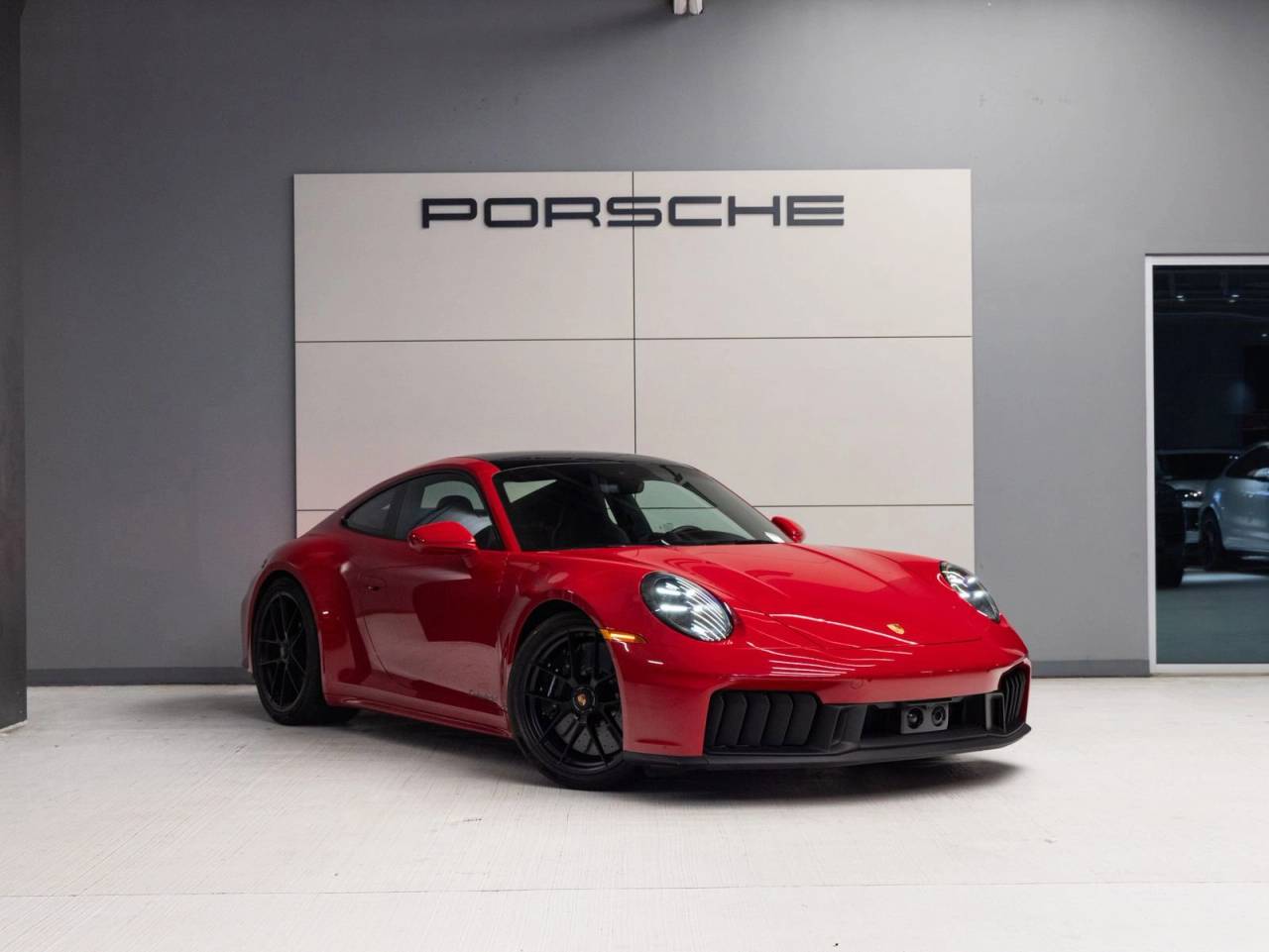 2025 Porsche 911 Carrera 4 GTS