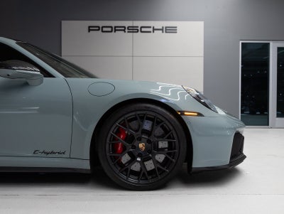 2025 Porsche 911 Carrera GTS