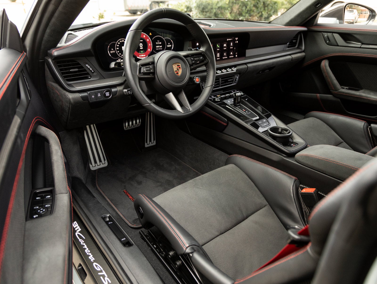 2025 Porsche 911 Carrera GTS