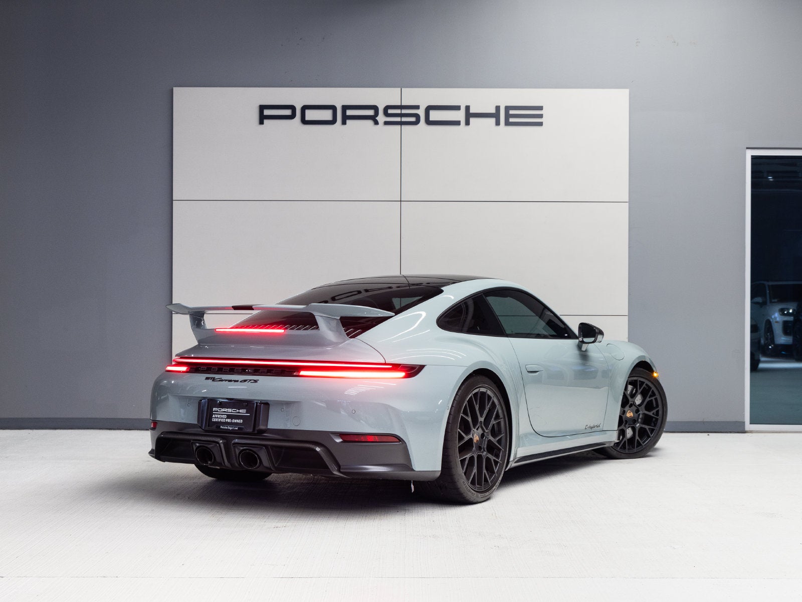 2025 Porsche 911 Carrera GTS