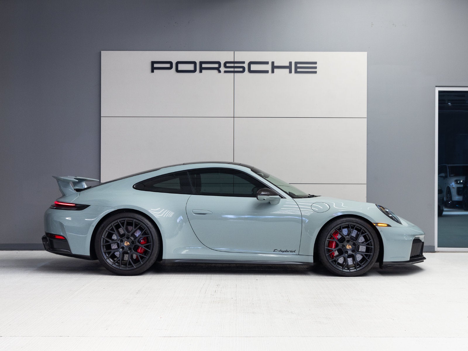 2025 Porsche 911 Carrera GTS