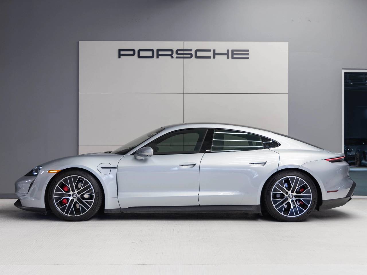 2022 Porsche Taycan Taycan 4S (MY22)